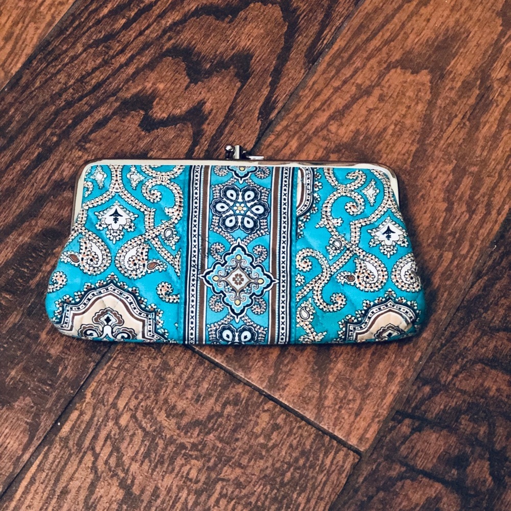 NEVER USED Vera Bradley clutch/wallet